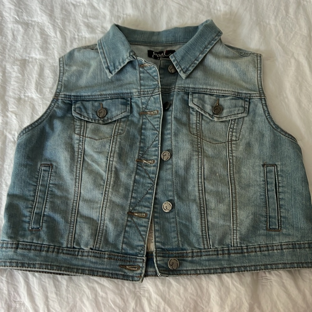 Earl Jean Vest medium